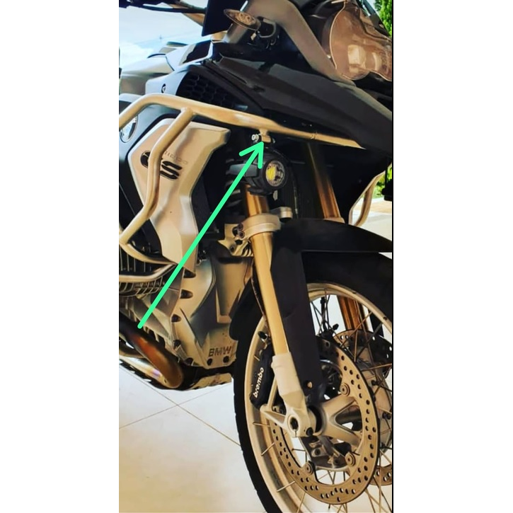 Protetor carenagem R1250 GS inox farol milha instalado moto MOTOTOP