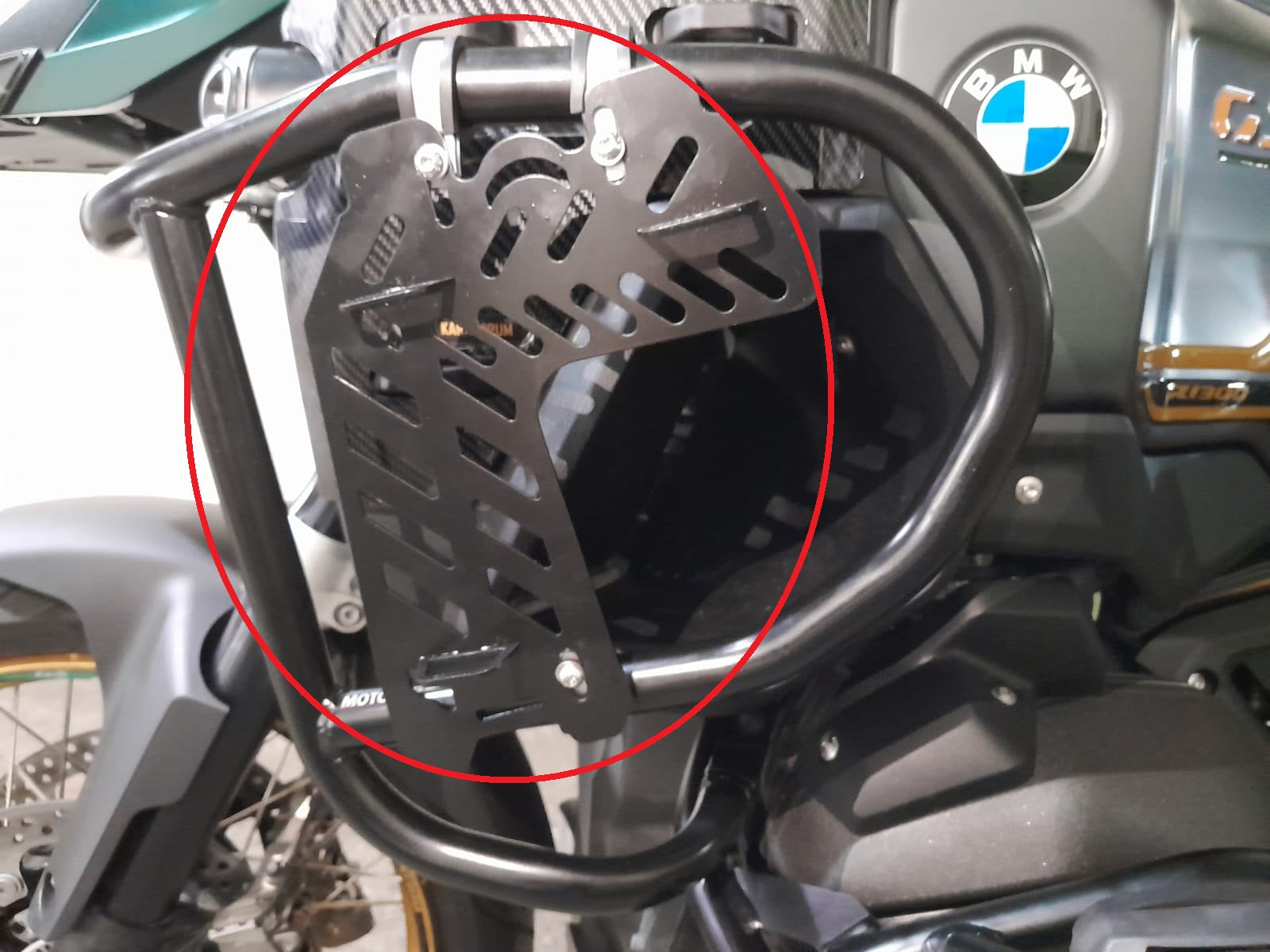 Suporte-malas-frontais-r1300-preto