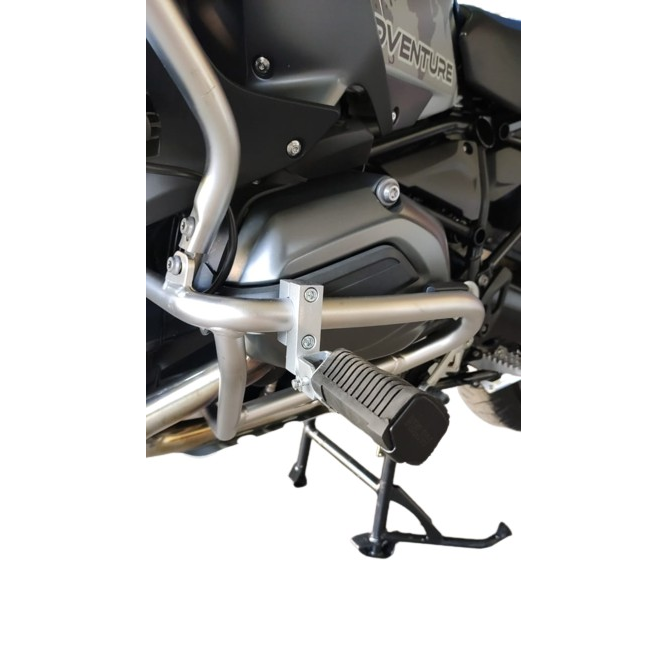 Pedaleira apoio pes moto vista traseira MOTOTOP