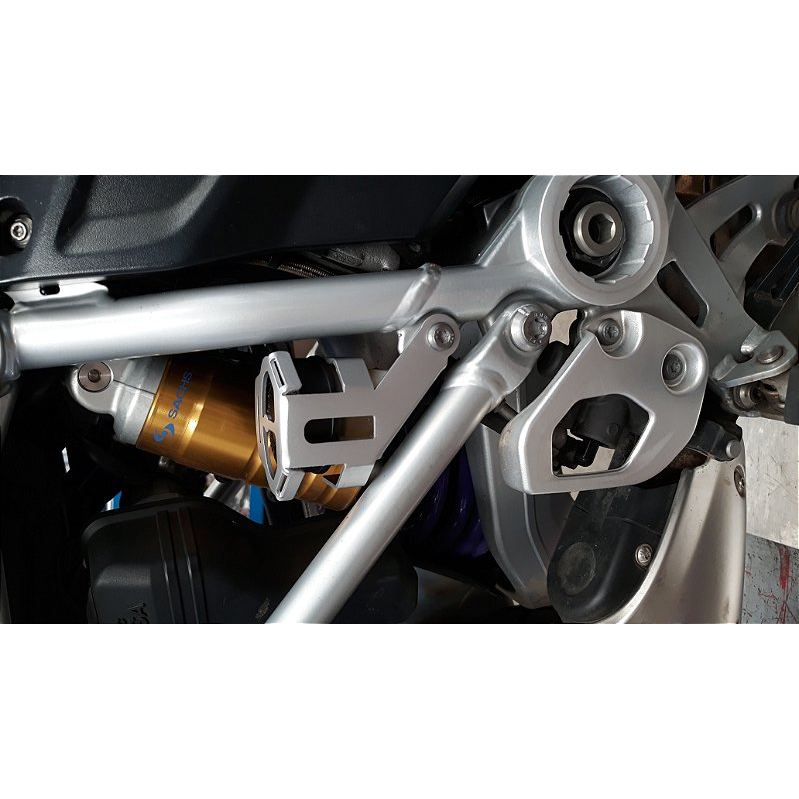 Protetor reservatorio freio traseiro R1250 GS Adventure agua detalhe acabamento MOTOTOP